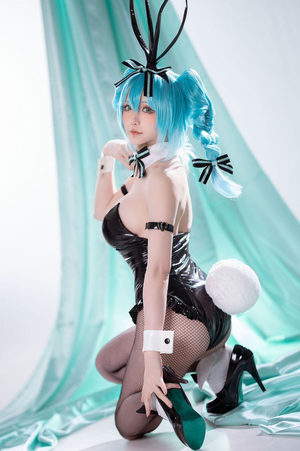 Coser@星之迟迟Hoshilily &#8211; 初音未来 兔女郎 (45P &#8211; 1V)