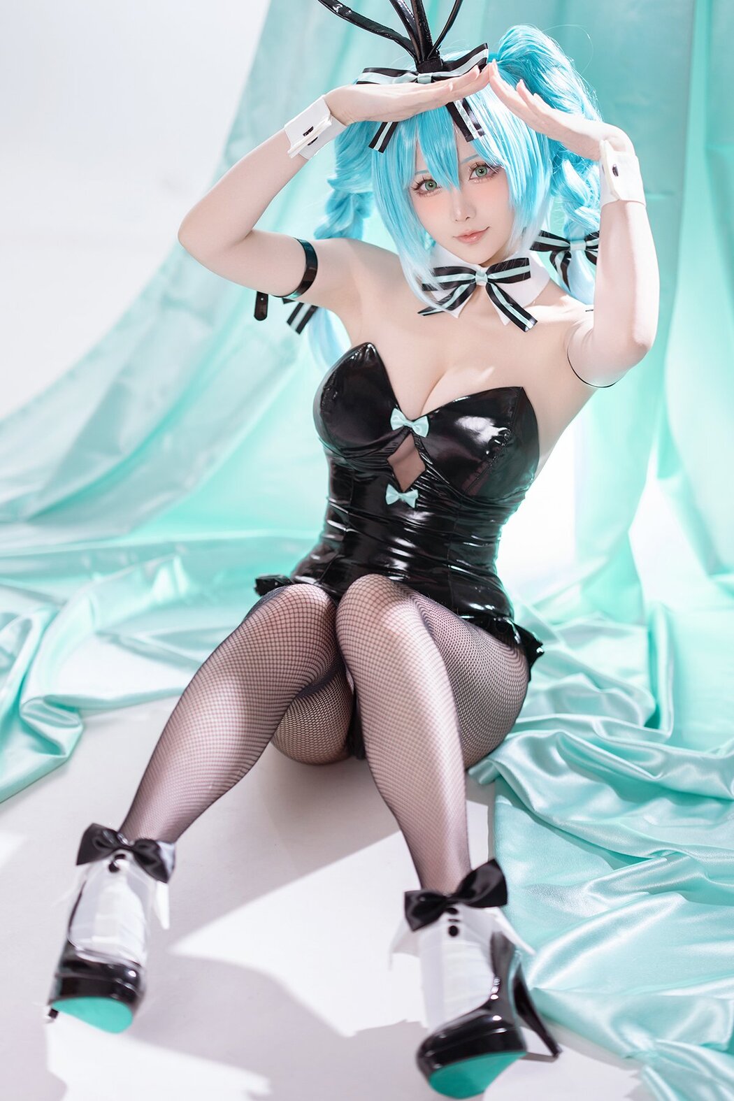 Coser@星之迟迟Hoshilily – 初音未来 兔女郎 (45P – 1V) Cover Photo