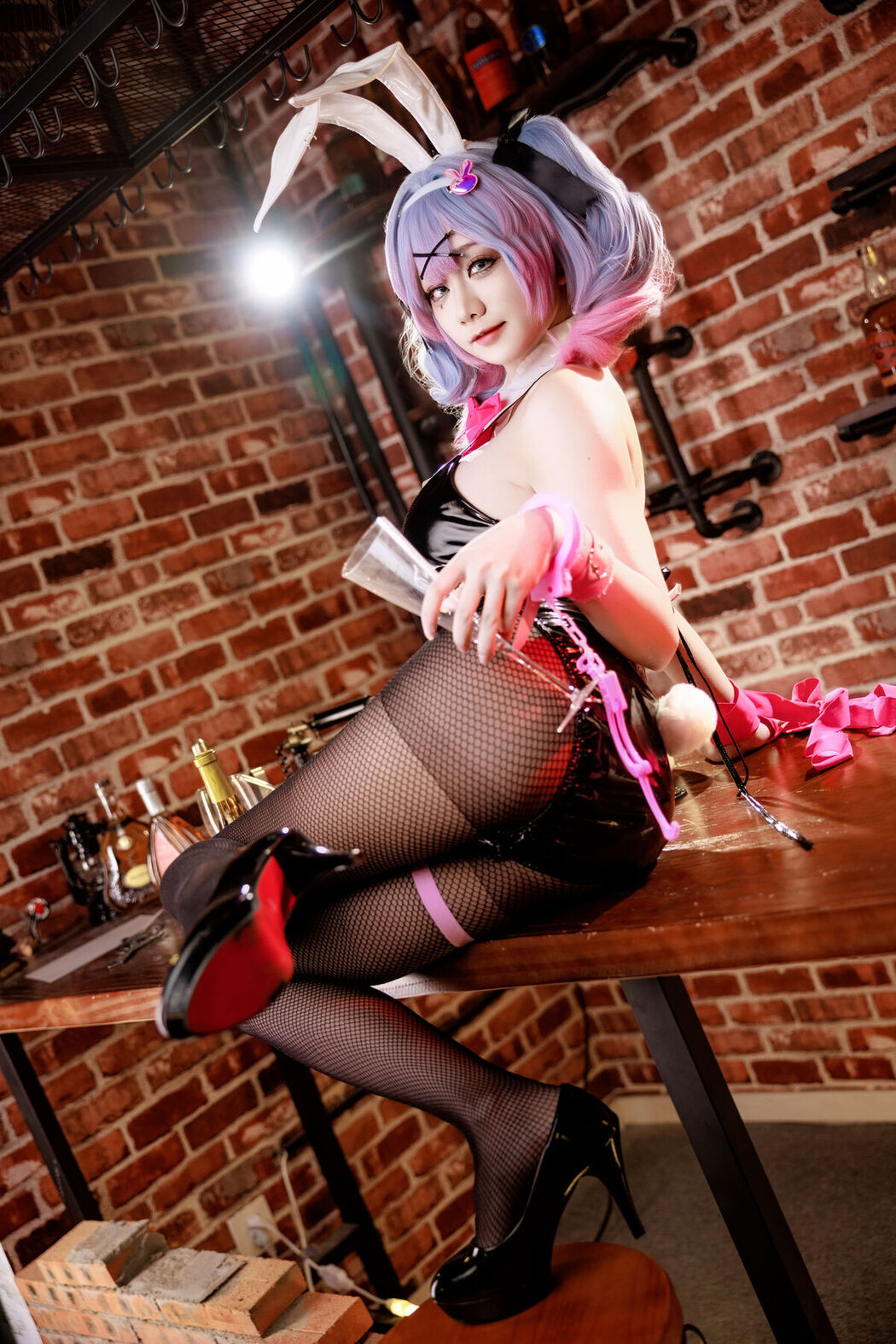 Coser@阿雪雪 – 初音兔子洞 Part01 (53P – 1V)