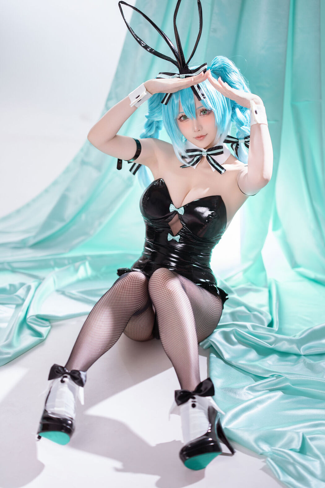 Coser@星之迟迟Hoshilily &#8211; 初音未来 兔女郎 (45P &#8211; 1V)