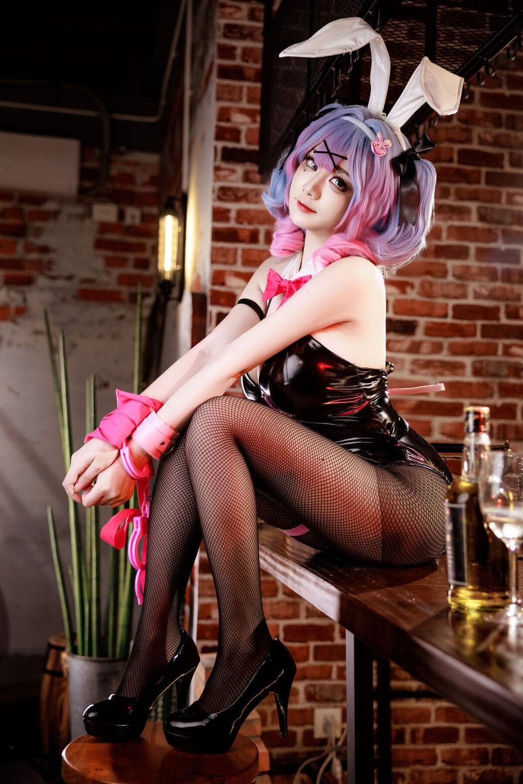 Coser@阿雪雪 – 初音兔子洞 Part01 (53P – 1V)