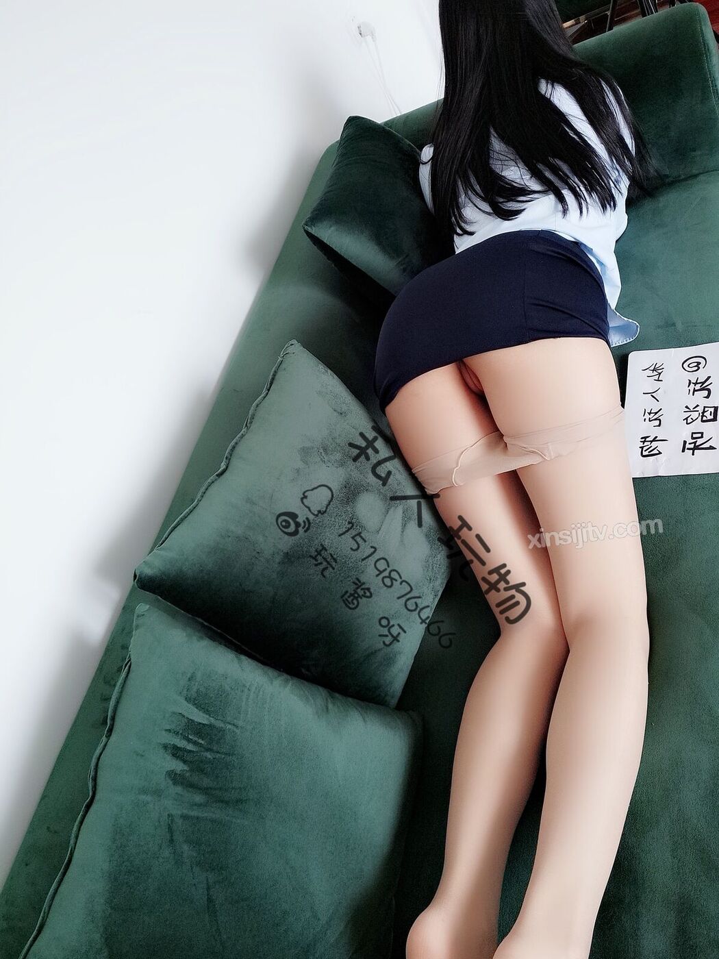 Coser@私人玩物 &#8211; 熟透蜜桃腿控 (30P &#8211; 1V)