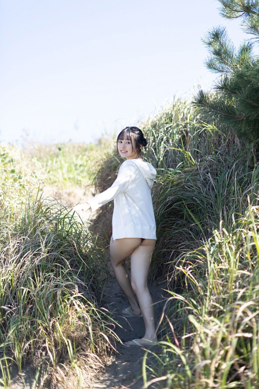 JP Miu Shirahama 白濱美兎 – FRIDAYデジタル写真集 ぎゅってして Vol.1 (50P)