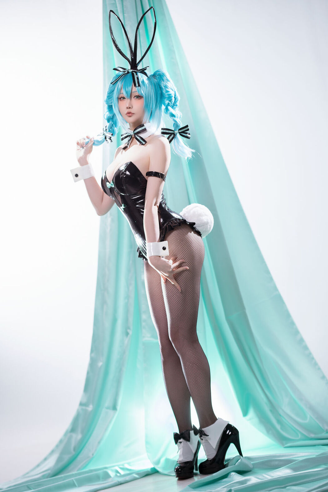 Coser@星之迟迟Hoshilily &#8211; 初音未来 兔女郎 (45P &#8211; 1V)