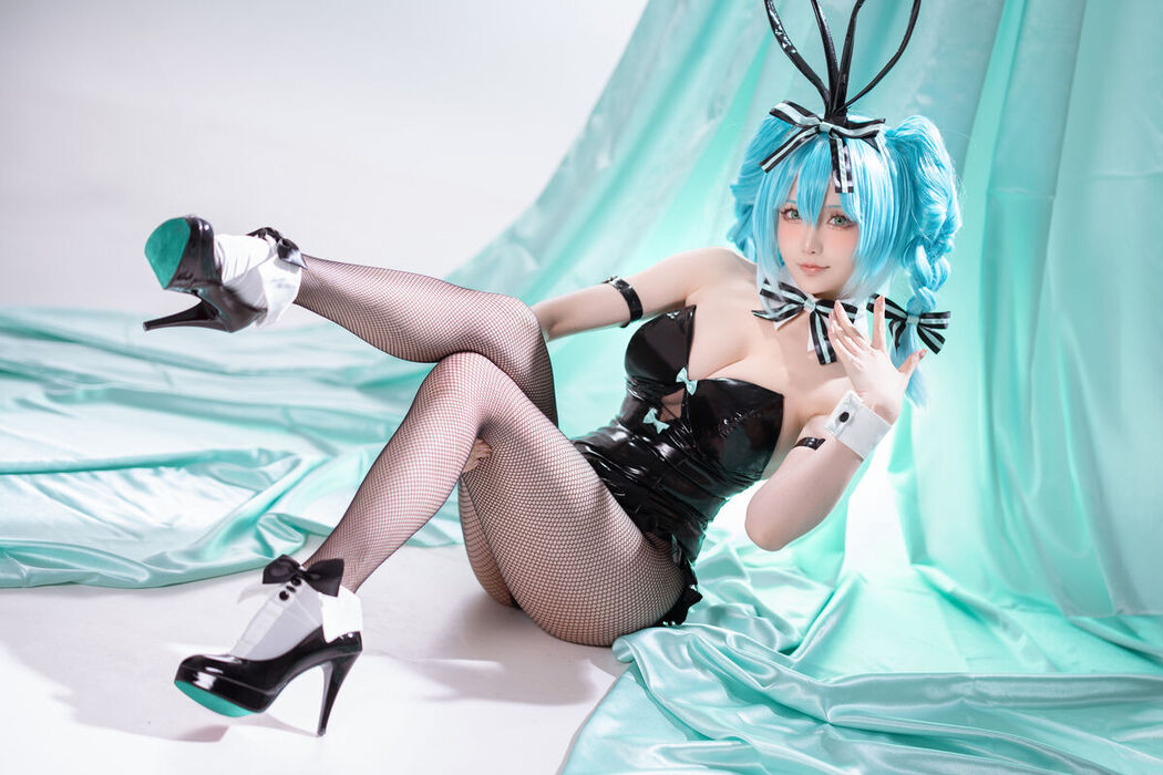 Coser@星之迟迟Hoshilily &#8211; 初音未来 兔女郎 (45P &#8211; 1V)