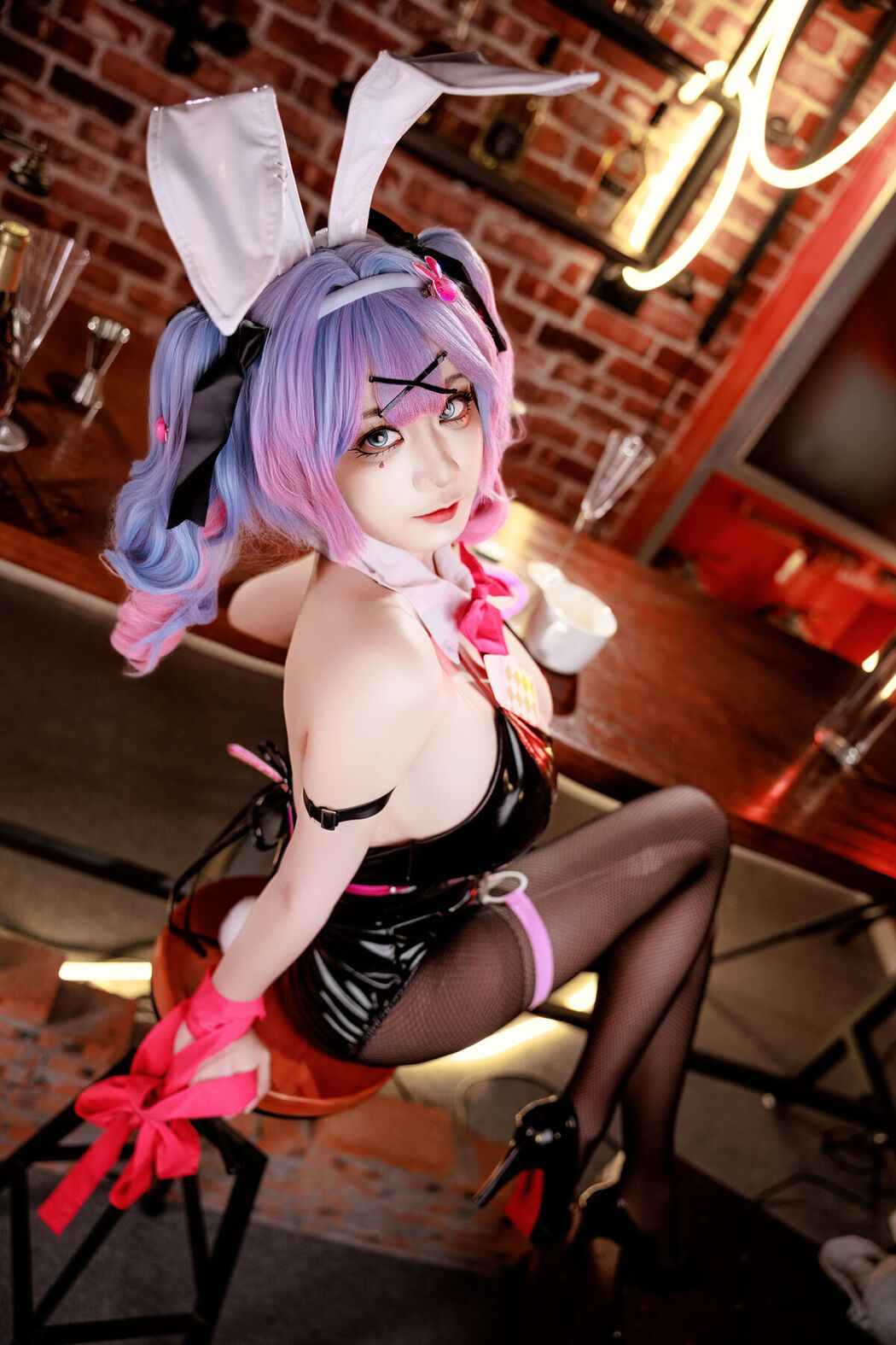 Coser@阿雪雪 – 初音兔子洞 Part01 (53P – 1V)