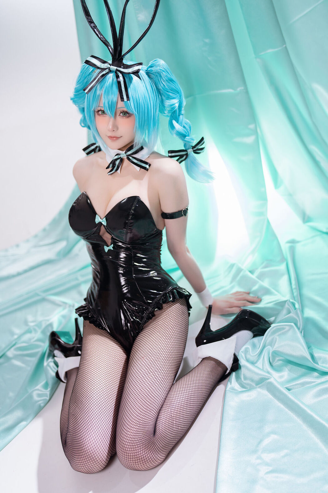 Coser@星之迟迟Hoshilily &#8211; 初音未来 兔女郎 (45P &#8211; 1V)
