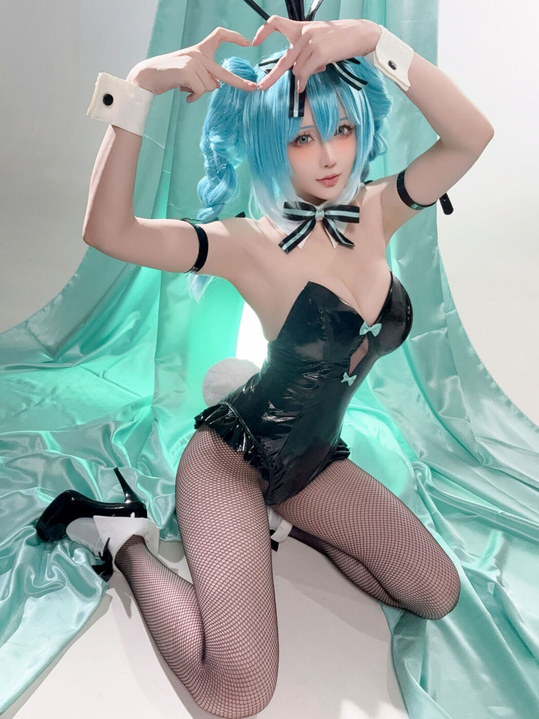 Coser@星之迟迟Hoshilily &#8211; 初音未来 兔女郎 (45P &#8211; 1V)