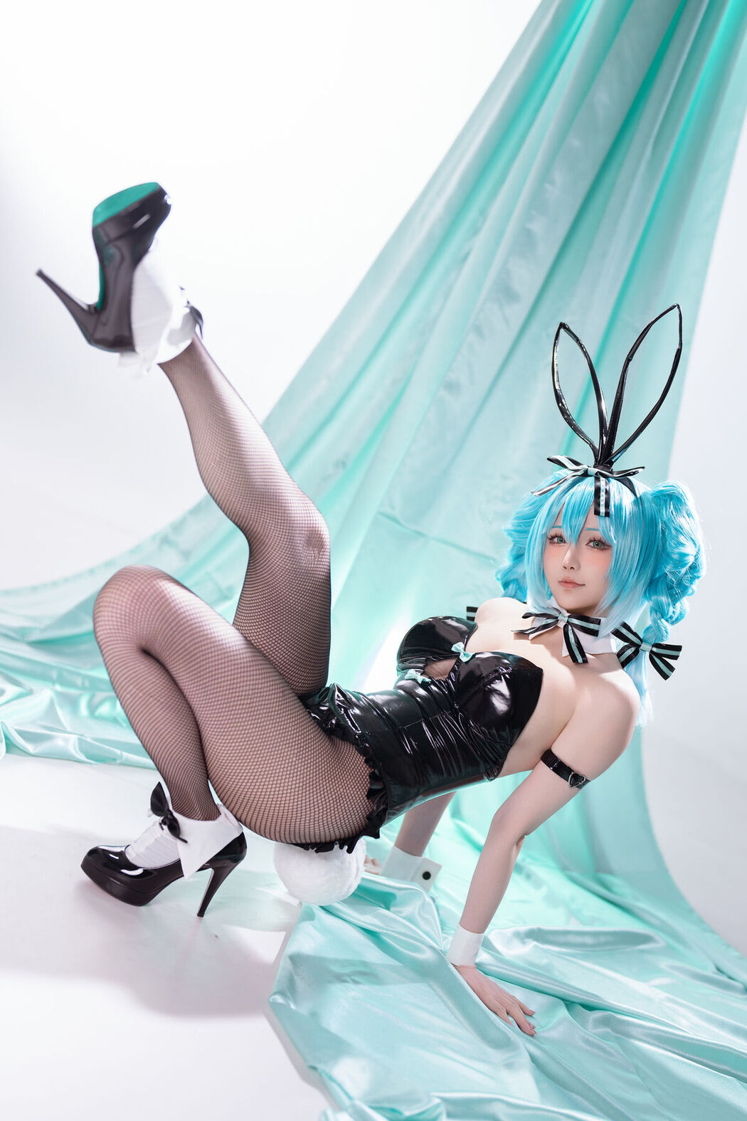 Coser@星之迟迟Hoshilily &#8211; 初音未来 兔女郎 (45P &#8211; 1V)