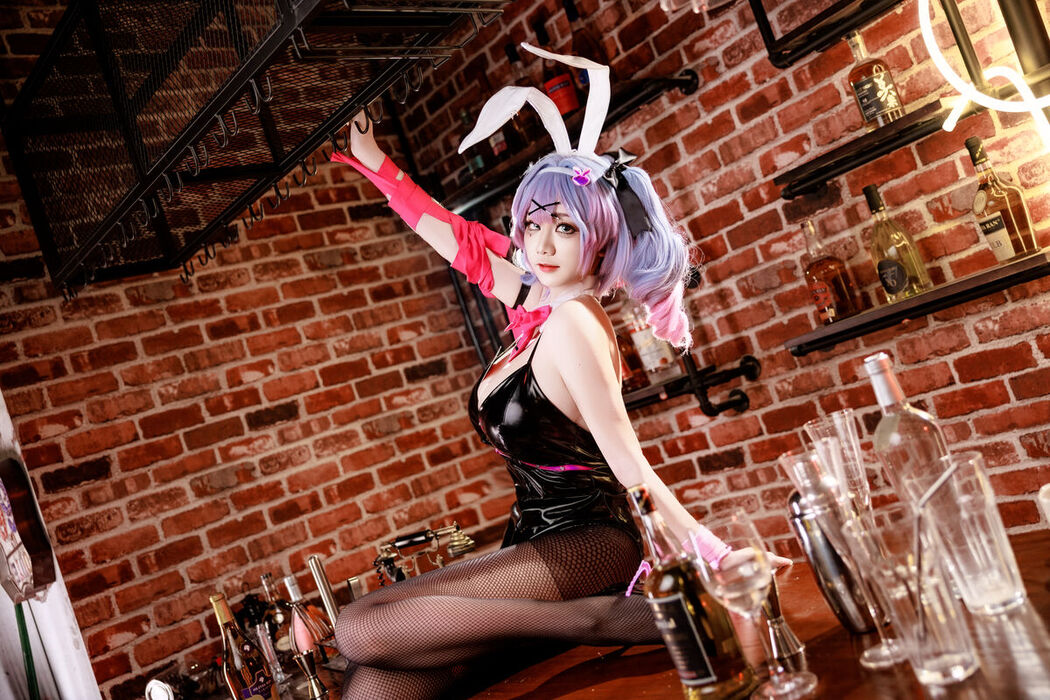 Coser@阿雪雪 – 初音兔子洞 Part01 (53P – 1V)