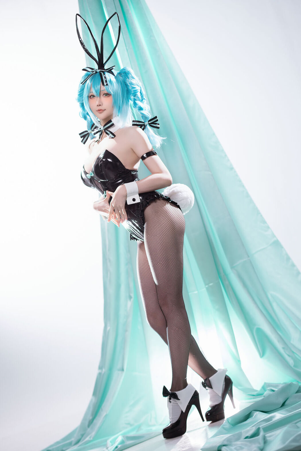 Coser@星之迟迟Hoshilily &#8211; 初音未来 兔女郎 (45P &#8211; 1V)