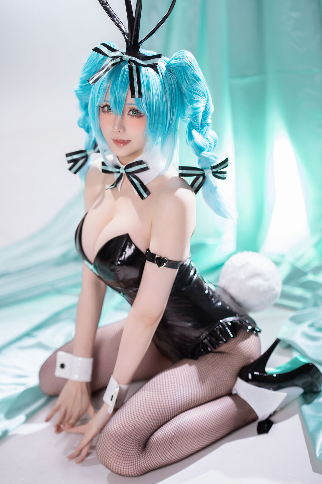 Coser@星之迟迟Hoshilily &#8211; 初音未来 兔女郎 (45P &#8211; 1V)
