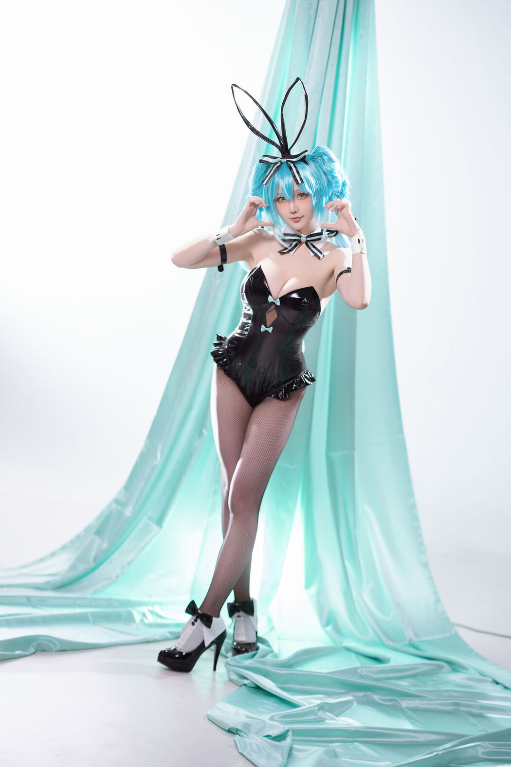 Coser@星之迟迟Hoshilily &#8211; 初音未来 兔女郎 (45P &#8211; 1V)