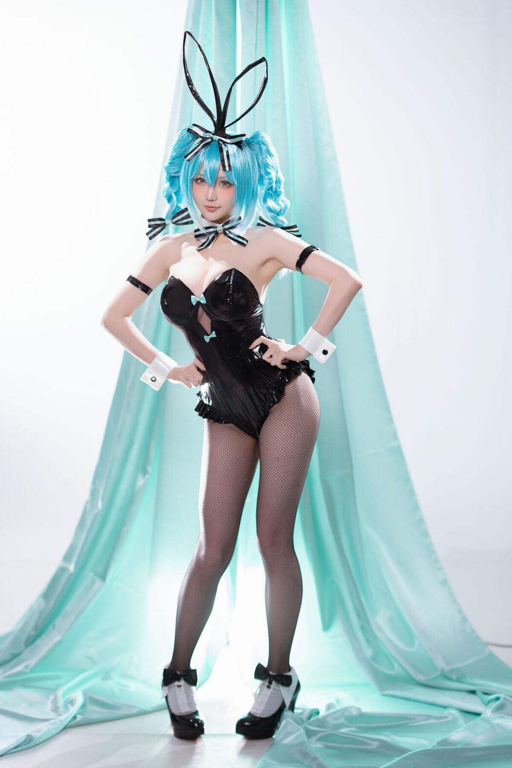 Coser@星之迟迟Hoshilily &#8211; 初音未来 兔女郎 (45P &#8211; 1V)