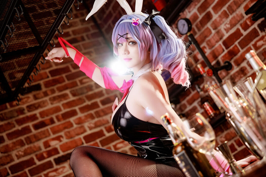 Coser@阿雪雪 – 初音兔子洞 Part01 (53P – 1V)