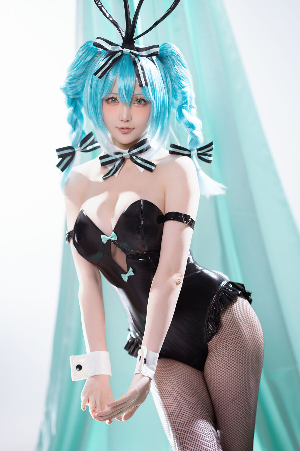 Coser@星之迟迟Hoshilily &#8211; 初音未来 兔女郎 (45P &#8211; 1V)