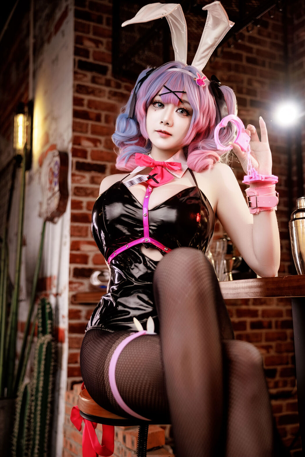 Coser@阿雪雪 – 初音兔子洞 Part01 (53P – 1V)