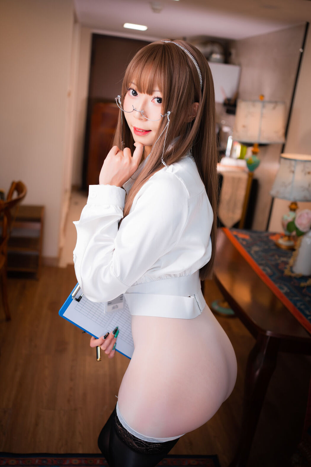 Coser@Money冷冷 – 透明OL 眼镜娘 (59P)