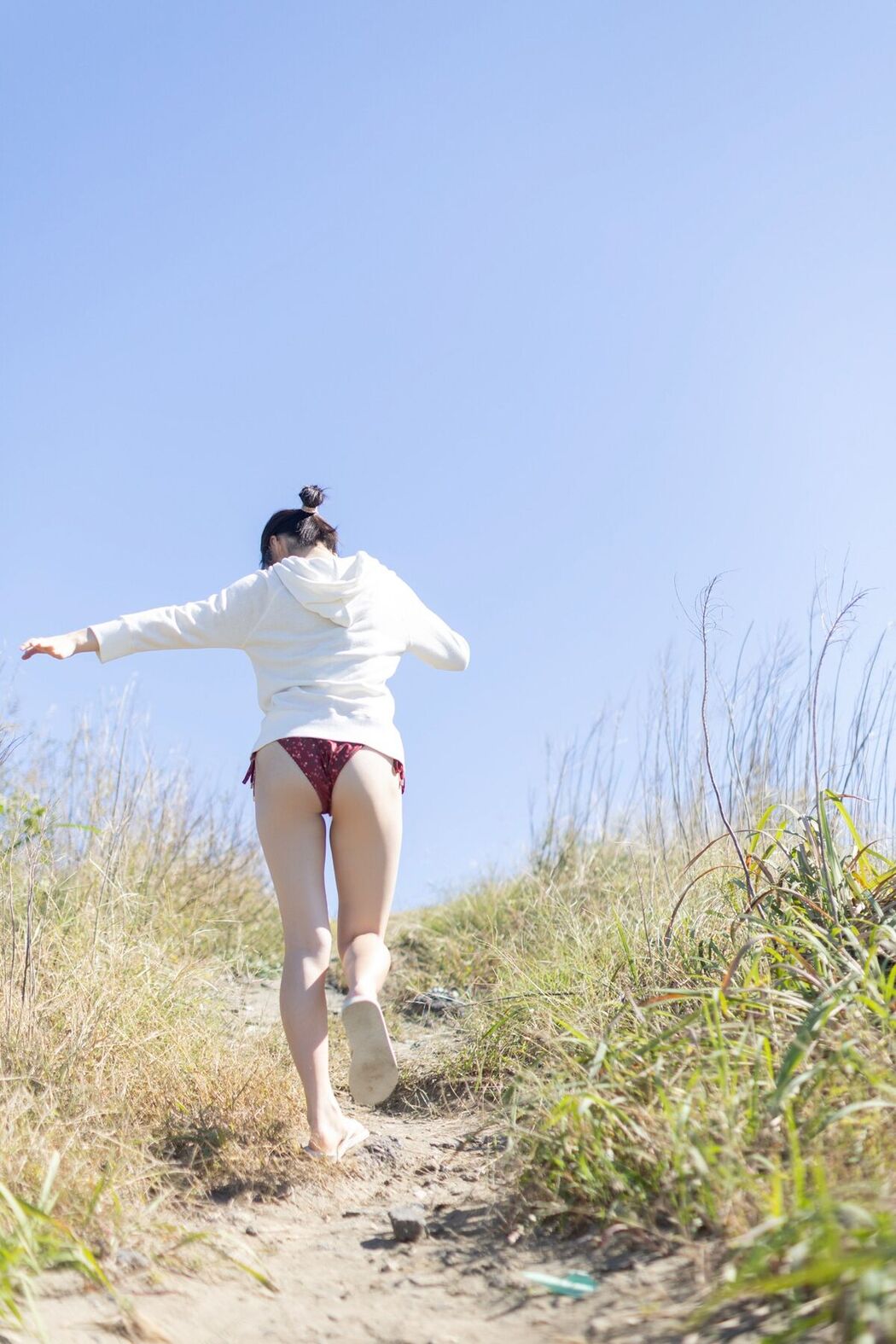 JP Miu Shirahama 白濱美兎 – FRIDAYデジタル写真集 ぎゅってして Vol.1 (50P)