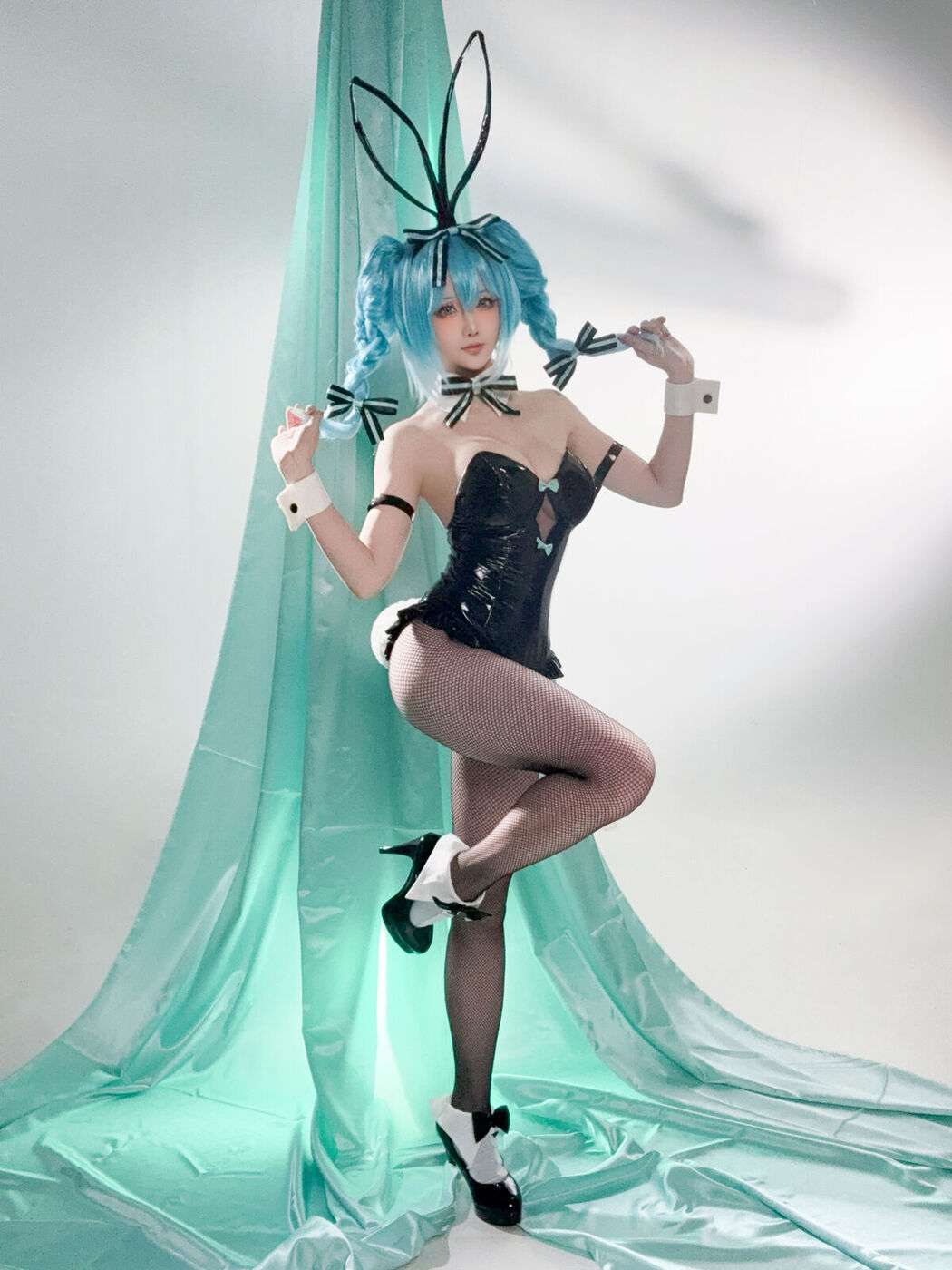 Coser@星之迟迟Hoshilily &#8211; 初音未来 兔女郎 (45P &#8211; 1V)