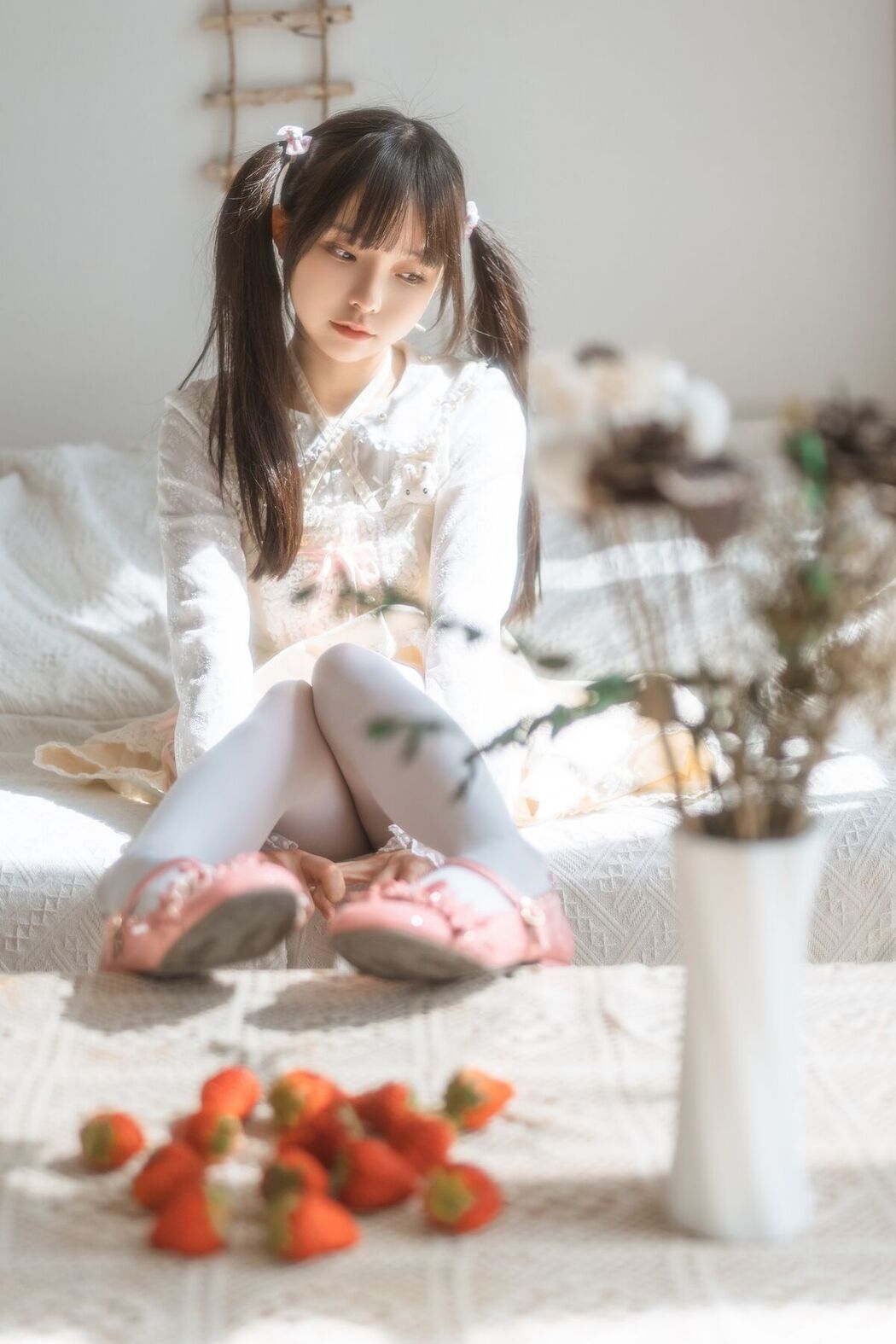 Coser@六味帝皇酱 &#8211; 小艺LOX洛丽塔 (72P)