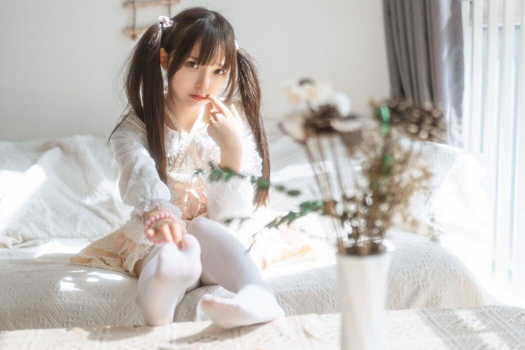 Coser@六味帝皇酱 &#8211; 小艺LOX洛丽塔 (72P)