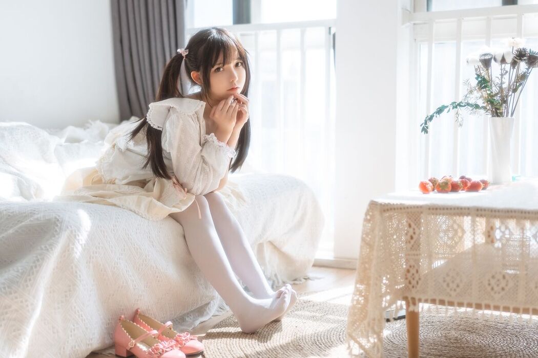 Coser@六味帝皇酱 &#8211; 小艺LOX洛丽塔 (72P)