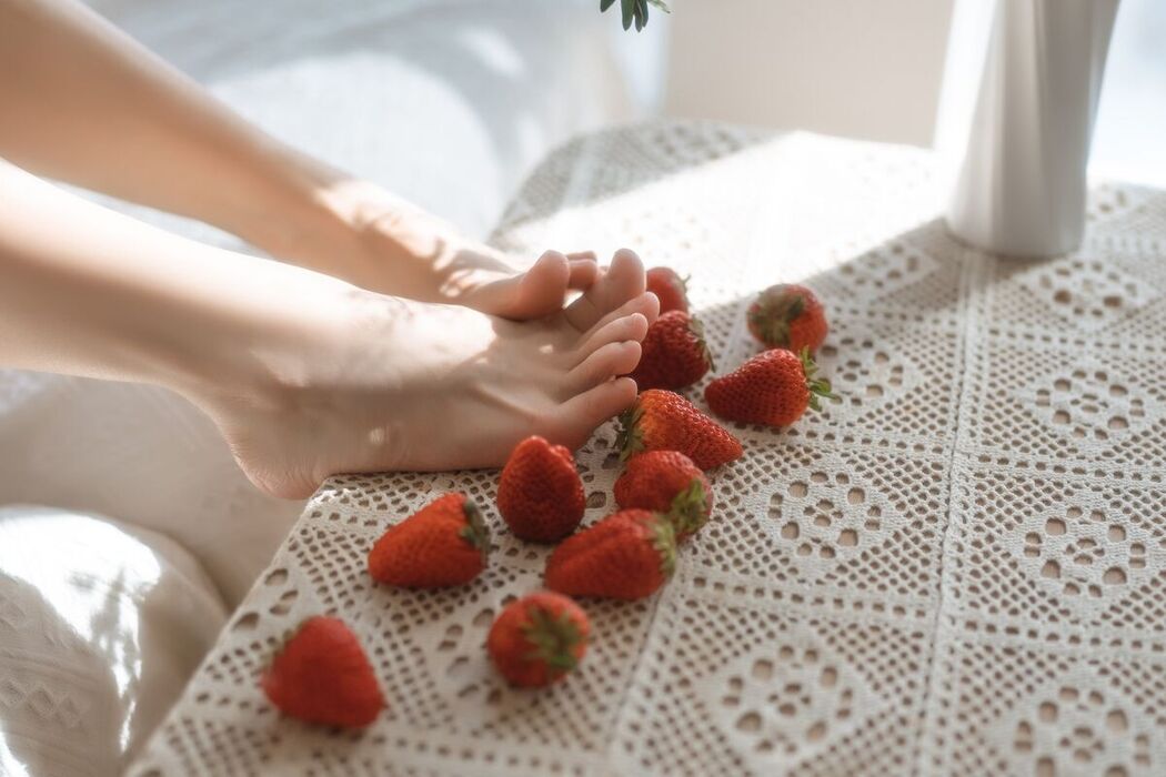 Coser@六味帝皇酱 &#8211; 小艺LOX洛丽塔 (72P)