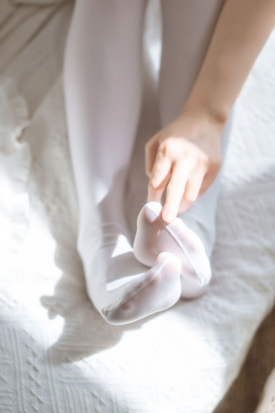 Coser@六味帝皇酱 &#8211; 小艺LOX洛丽塔 (72P)