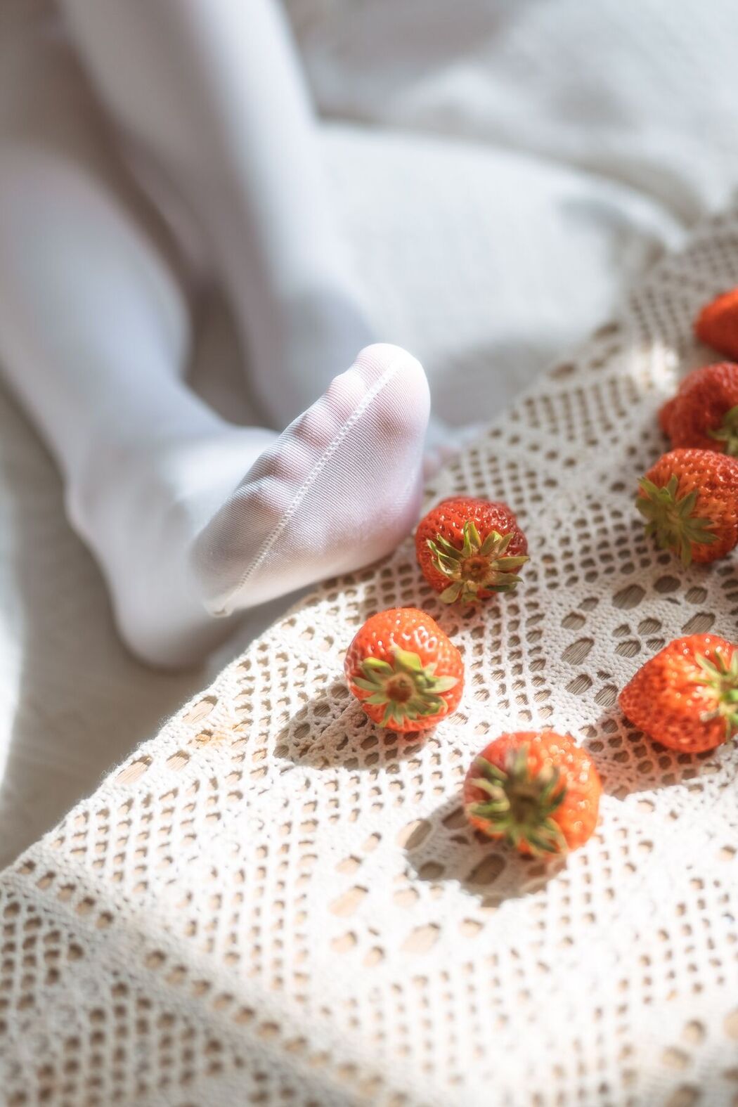 Coser@六味帝皇酱 &#8211; 小艺LOX洛丽塔 (72P)