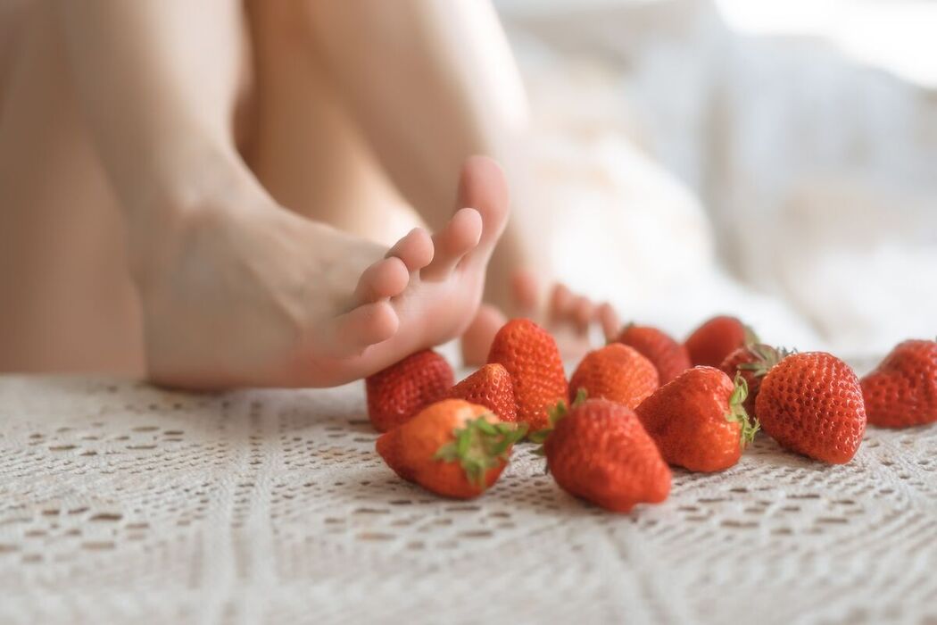 Coser@六味帝皇酱 &#8211; 小艺LOX洛丽塔 (72P)