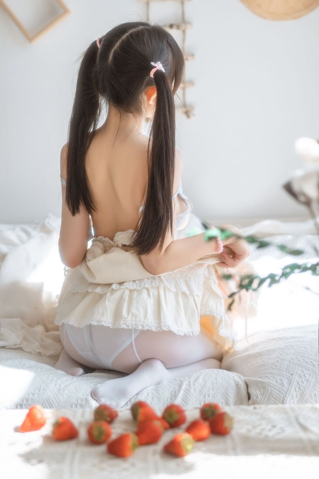 Coser@六味帝皇酱 &#8211; 小艺LOX洛丽塔 (72P)