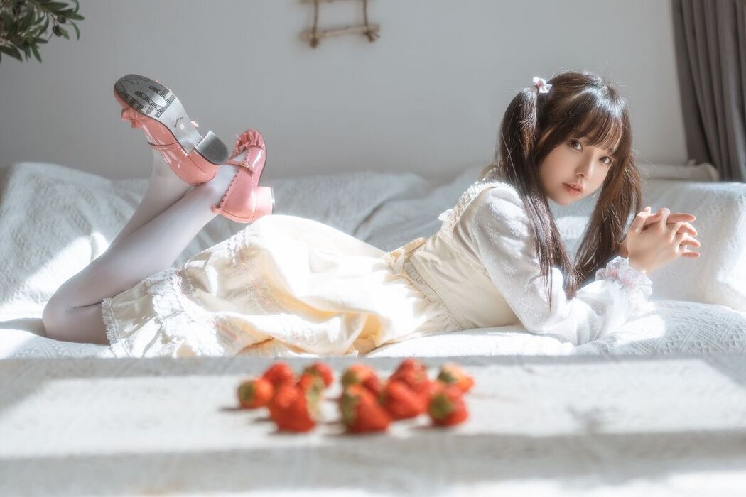 Coser@六味帝皇酱 – 小艺LOX洛丽塔 (72P)