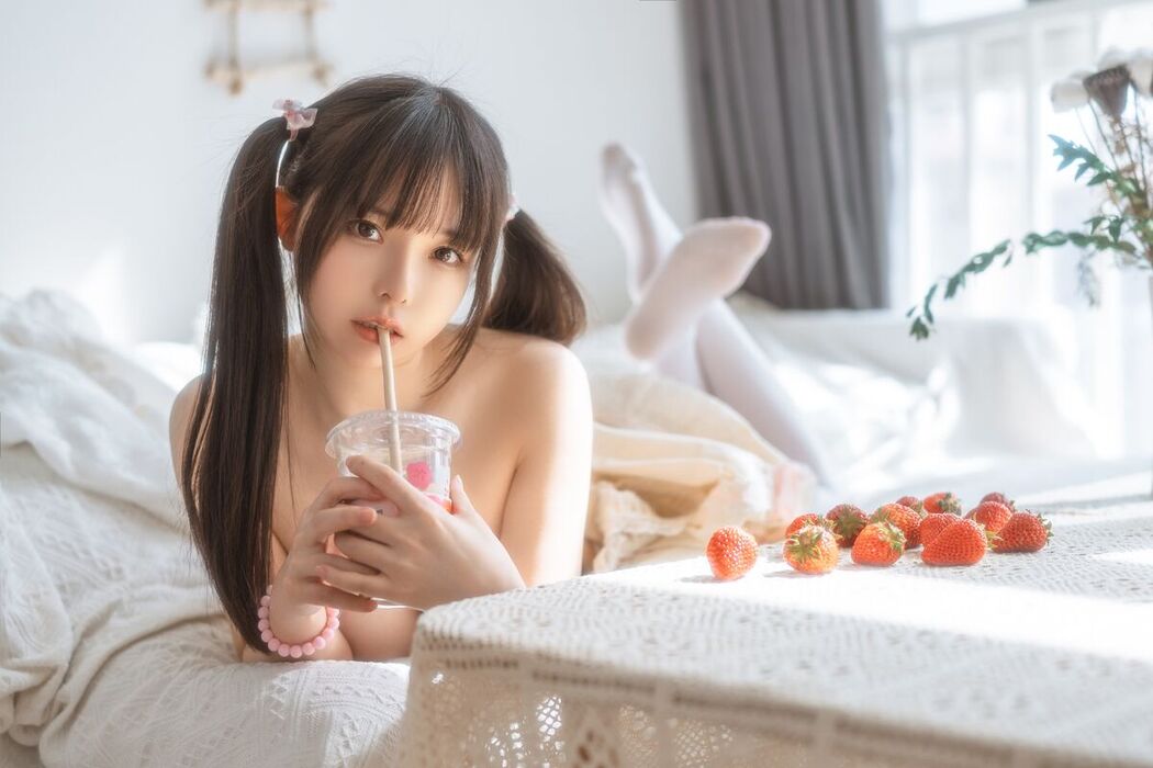 Coser@六味帝皇酱 &#8211; 小艺LOX洛丽塔 (72P)