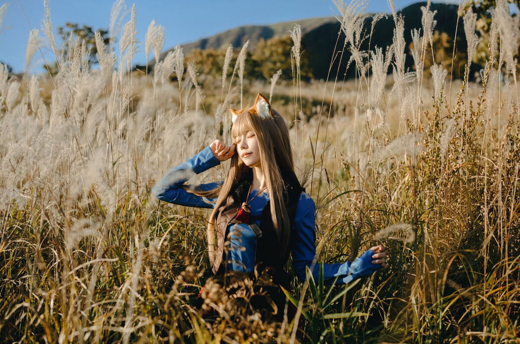 Coser@Ely_eee ElyEE子 &#8211; Soft Glow 狼與暖陽 (53P &#8211; 1V)