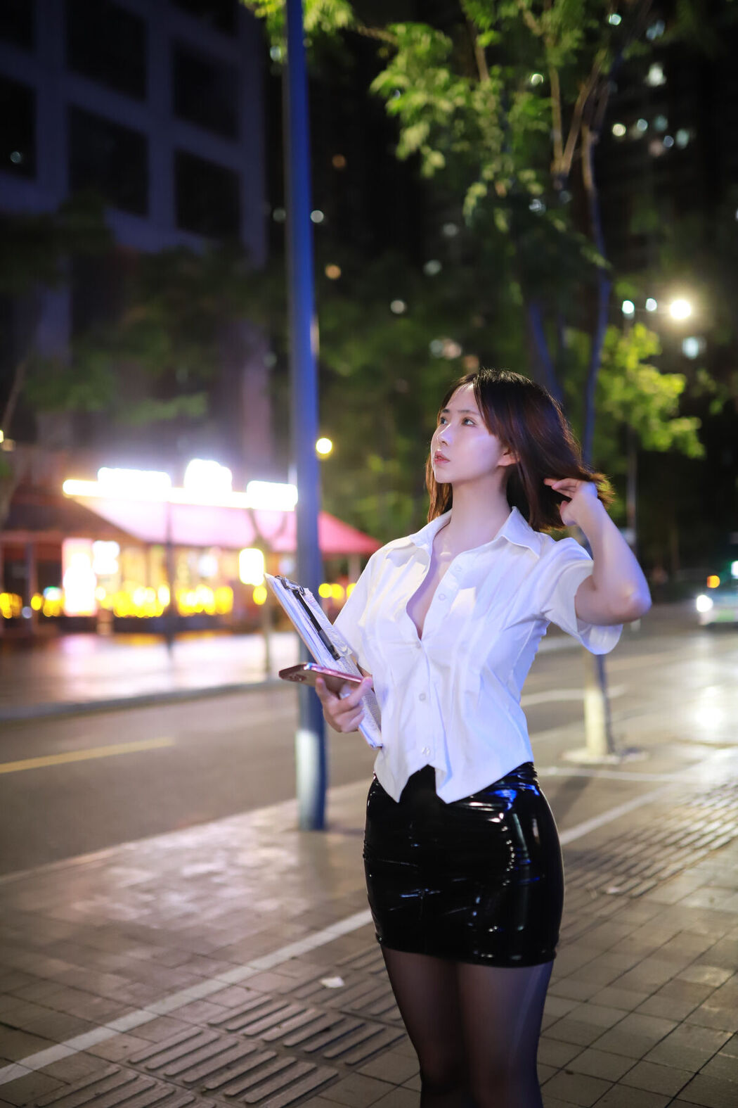 Coser@上杉绘梨落 &#8211; 被人跟踪 Part01 (51P)