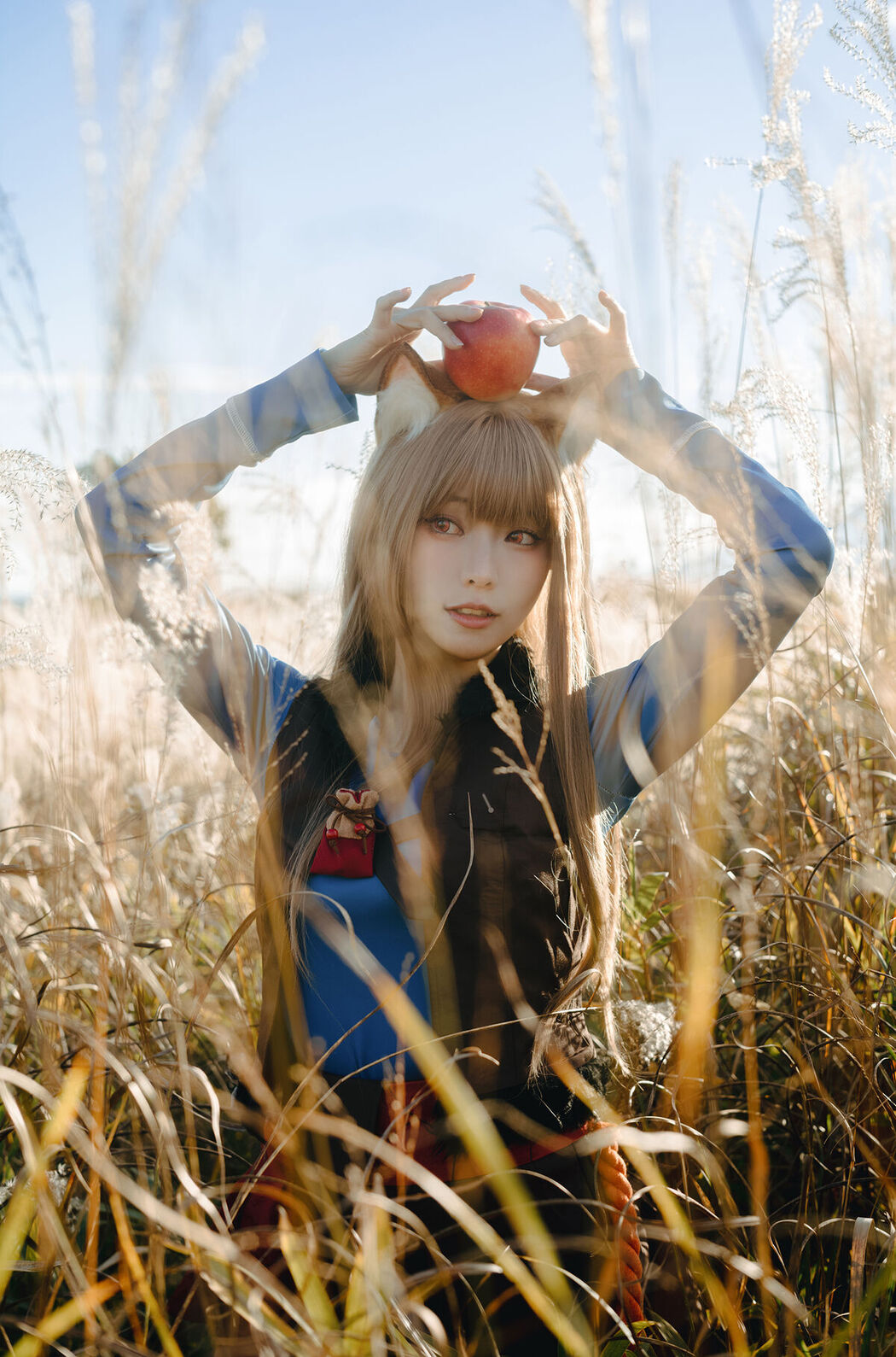 Coser@Ely_eee ElyEE子 &#8211; Soft Glow 狼與暖陽 (53P &#8211; 1V)