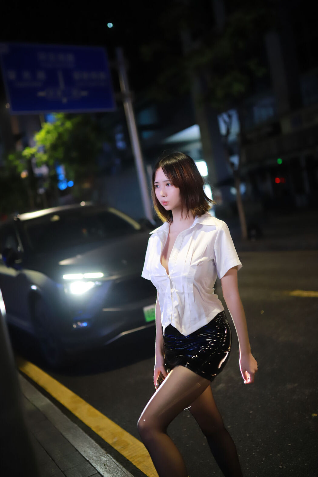 Coser@上杉绘梨落 – 被人跟踪 Part01 (51P)