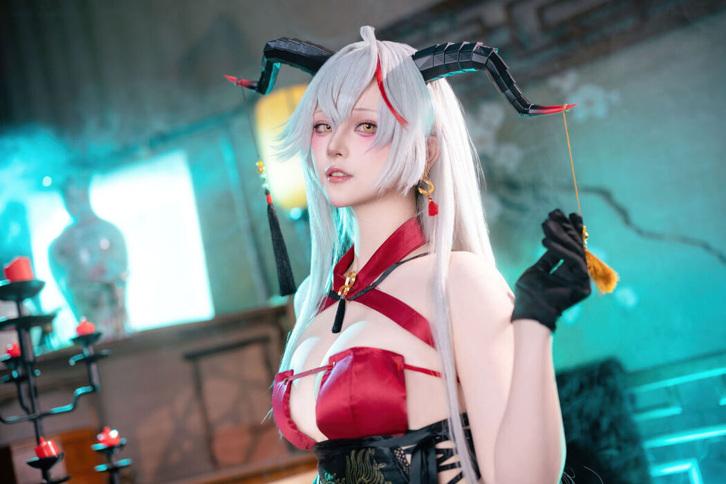 Coser@屿鱼 – 碧蓝航线 埃吉尔旗袍 (50P)