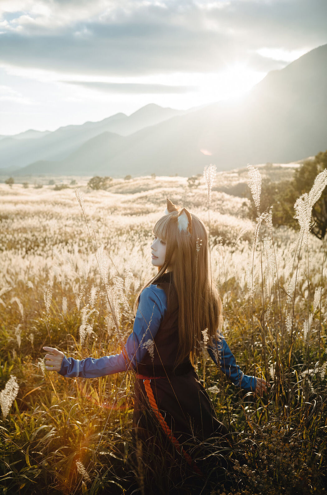 Coser@Ely_eee ElyEE子 &#8211; Soft Glow 狼與暖陽 (53P &#8211; 1V)