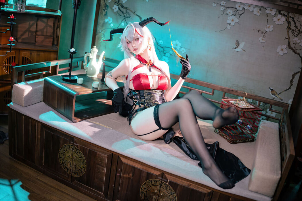 Coser@屿鱼 – 碧蓝航线 埃吉尔旗袍 (50P)