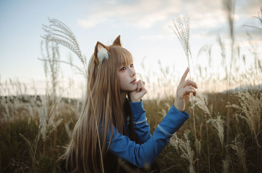 Coser@Ely_eee ElyEE子 &#8211; Soft Glow 狼與暖陽 (53P &#8211; 1V)