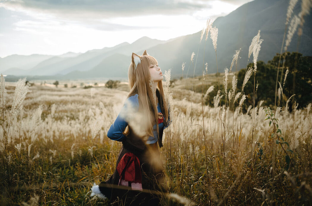 Coser@Ely_eee ElyEE子 &#8211; Soft Glow 狼與暖陽 (53P &#8211; 1V)