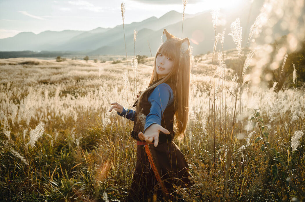 Coser@Ely_eee ElyEE子 &#8211; Soft Glow 狼與暖陽 (53P &#8211; 1V)