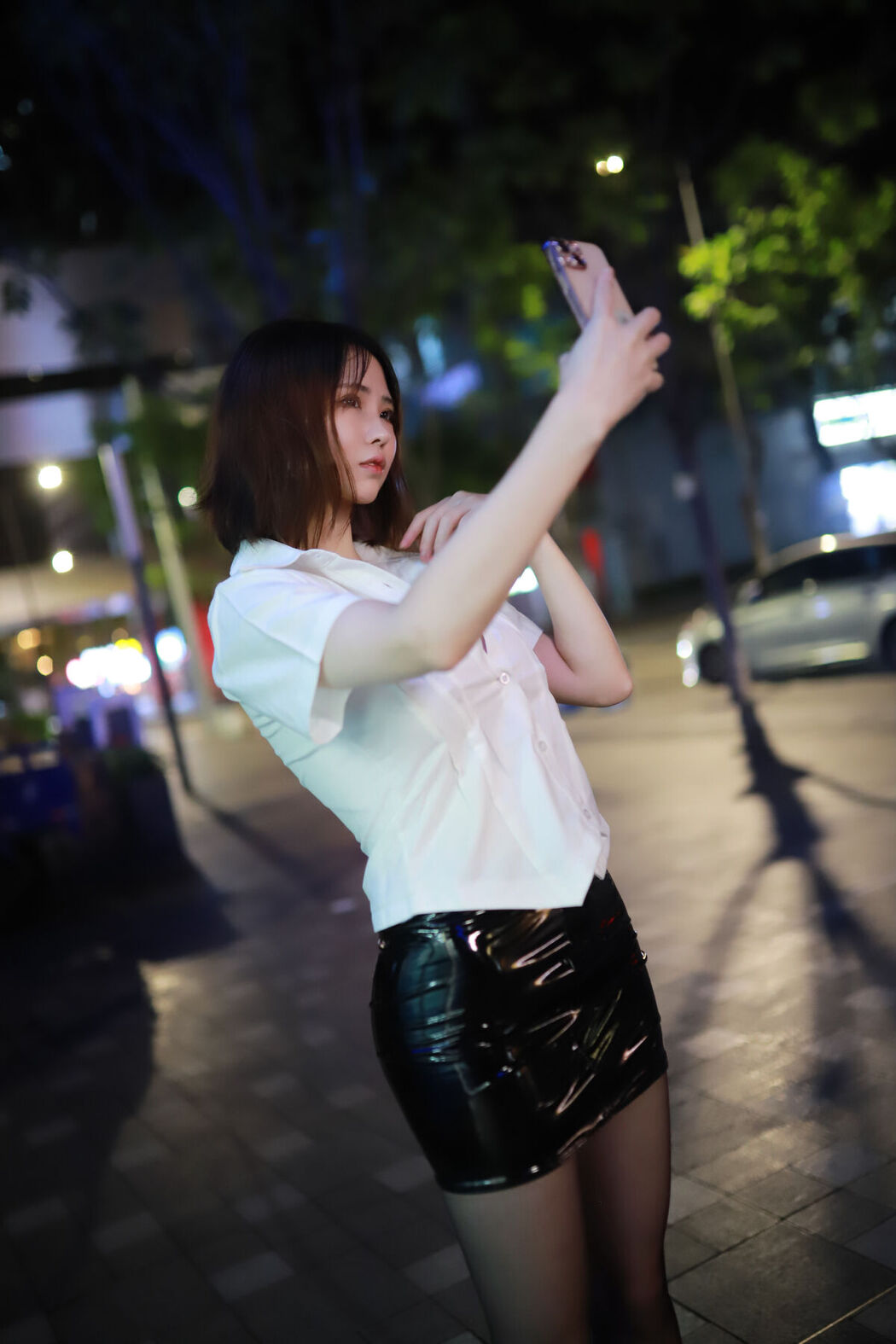 Coser@上杉绘梨落 – 被人跟踪 Part01 (51P)