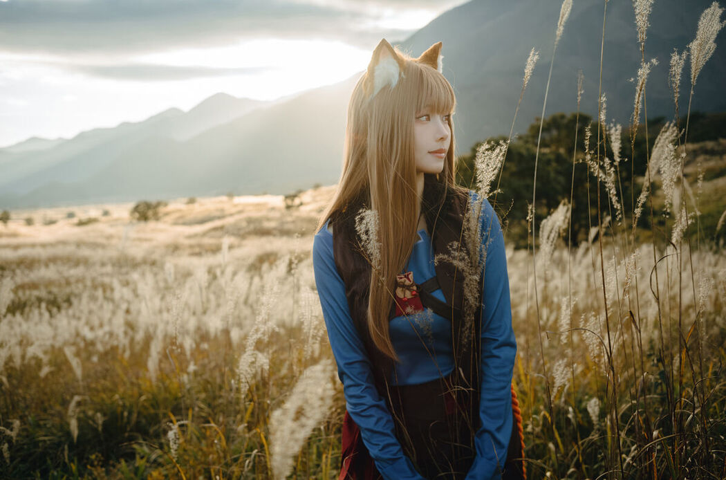 Coser@Ely_eee ElyEE子 &#8211; Soft Glow 狼與暖陽 (53P &#8211; 1V)