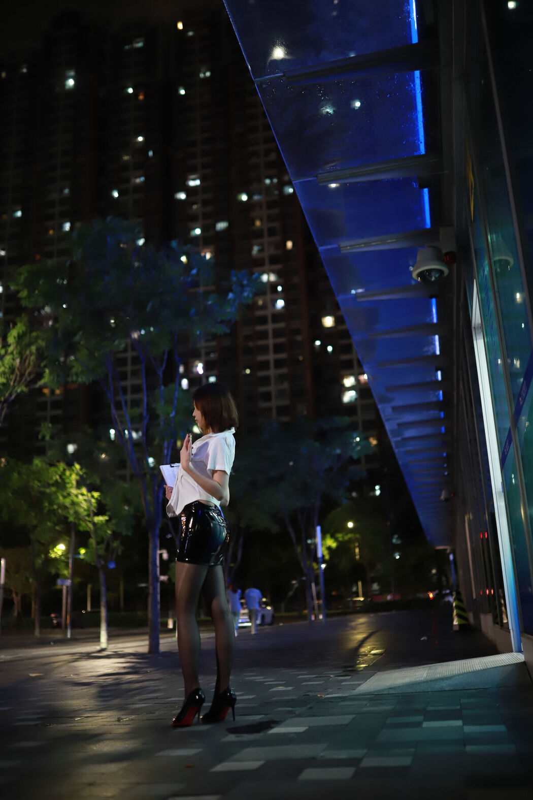 Coser@上杉绘梨落 &#8211; 被人跟踪 Part01 (51P)