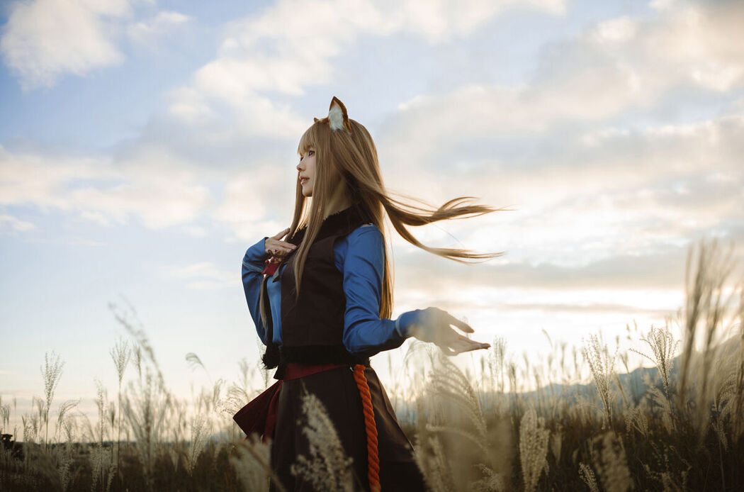 Coser@Ely_eee ElyEE子 &#8211; Soft Glow 狼與暖陽 (53P &#8211; 1V)
