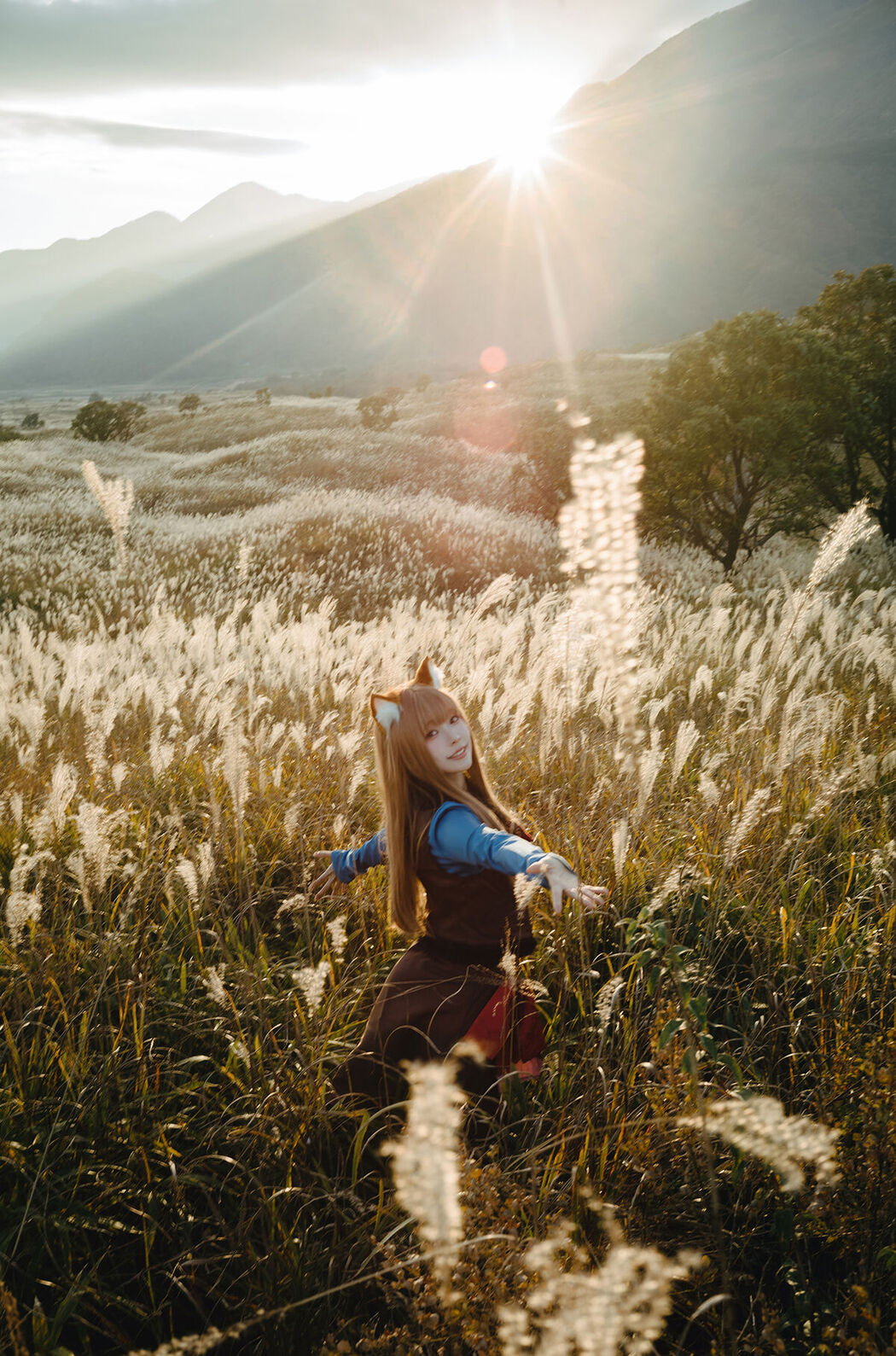 Coser@Ely_eee ElyEE子 &#8211; Soft Glow 狼與暖陽 (53P &#8211; 1V)