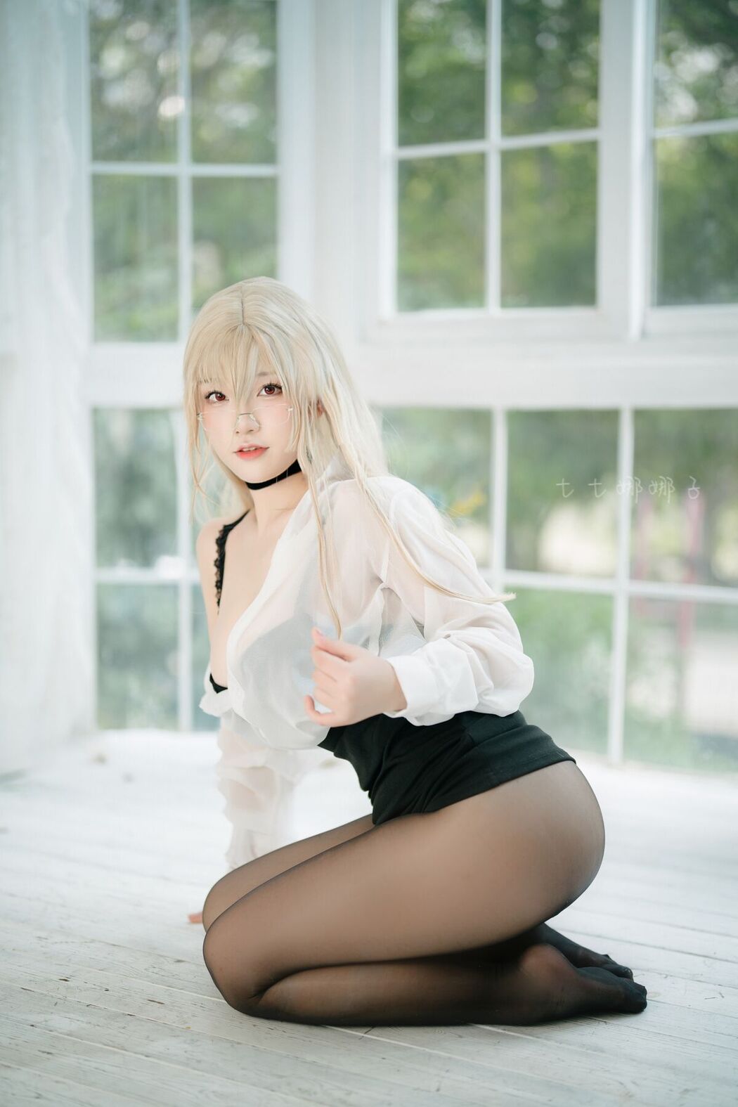 Coser@七七娜娜子 – 怨仇办公室 (40P – 1V)